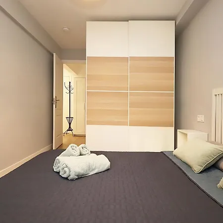 Domus Apartment *